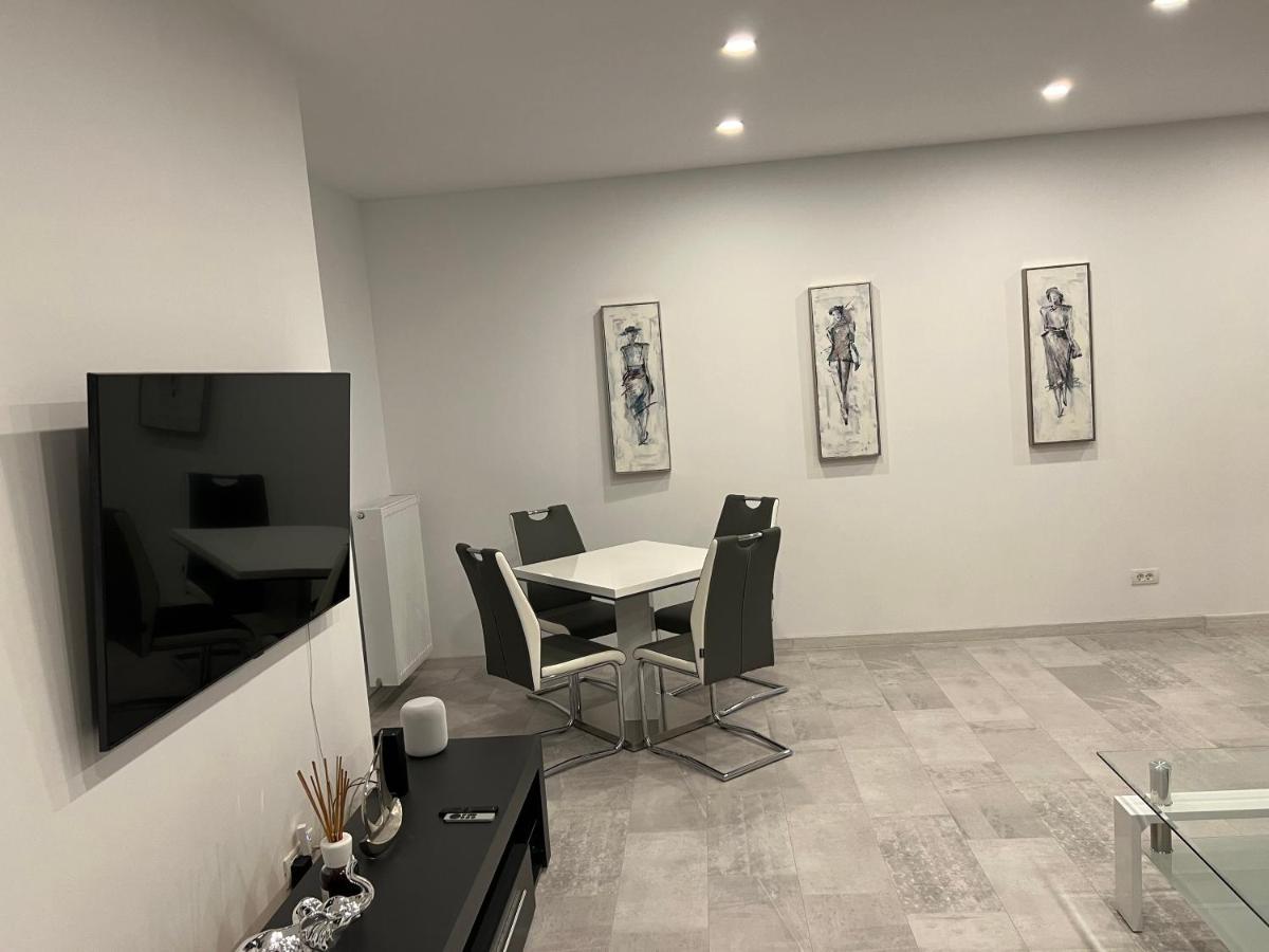 Stunning 2-room Penthouse With Lakeview W11 Apartamento *
